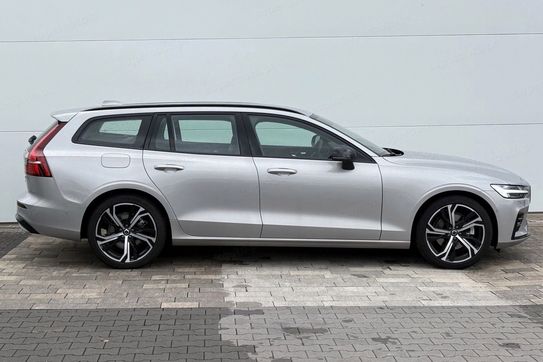 Volvo V60 B4 B Plus Dark