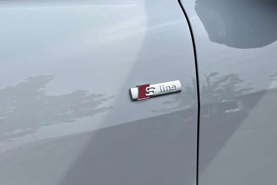 Audi Q4 e-tron 45 S Line Edition