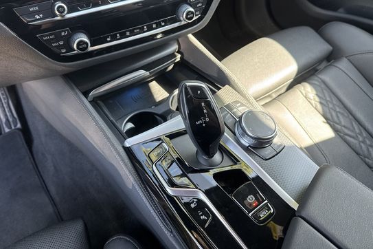 BMW Seria 5 530e xDrive M Sport