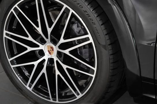 Porsche Cayenne Coupe E-Hybrid