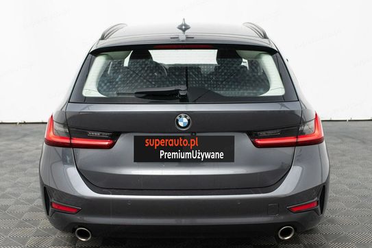 BMW Seria 3 318i aut
