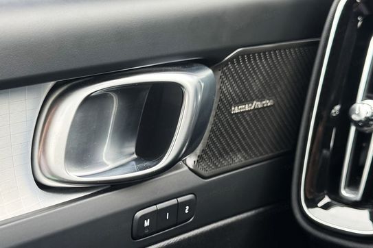 Volvo XC40 B3 Plus Dark