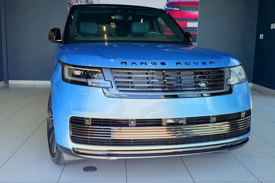 Land Rover Range Rover 4.4 V8 P615 SV Bespoke ''Polar Night''