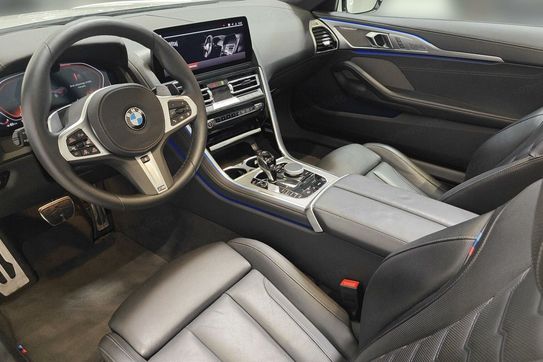 BMW Seria 8 840i
