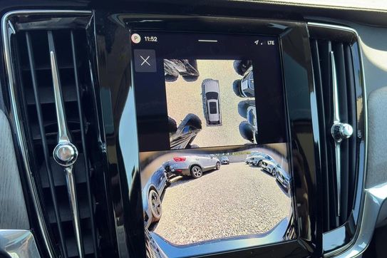 Volvo V90 T8 AWD Plug-In Hybrid Plus Dark