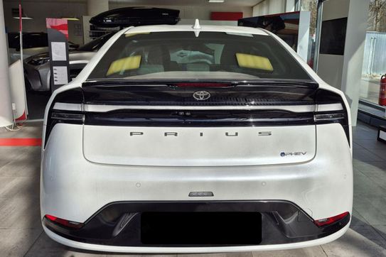 Toyota Prius Prestige 2.0 Hybrid Plug-in