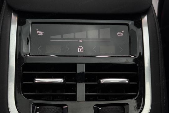 Volvo XC90 T8 AWD Plug-In Hybrid Ultra Dark 7os
