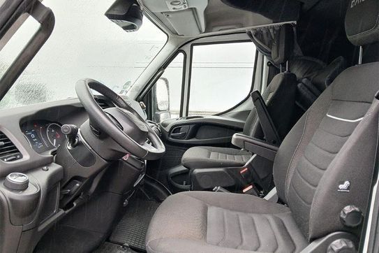 Iveco Daily 70C18 Zabudowa + Tył spanie