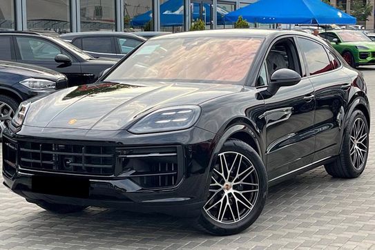 Porsche Cayenne Coupe E-Hybrid Black Edition