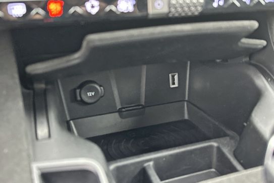 DS DS 7 Performance Line 1.6 E-Tense Hybrid AT