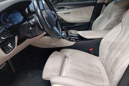 BMW Seria 5 530d xDrive Luxury Line