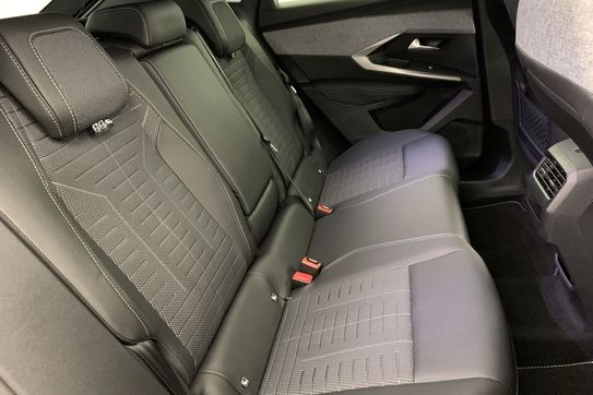 Peugeot 3008 GT 1.2 mHEV e-DCS6