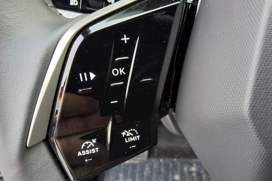 Peugeot 3008 ALLURE 1.2 mHEV e-DCS6