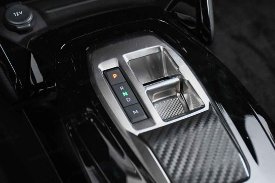 Peugeot 2008 GT Exclusive e-DCS6 1.2 PureTech mHEV