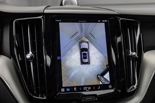 Volvo XC60 T8 AWD Plug-In Hybrid R-Design