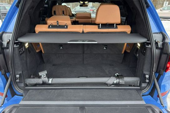 BMW X7 M50i