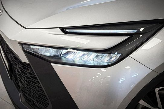 Toyota C-HR Style 2.0 Hybrid Dynamic Force Plug-in