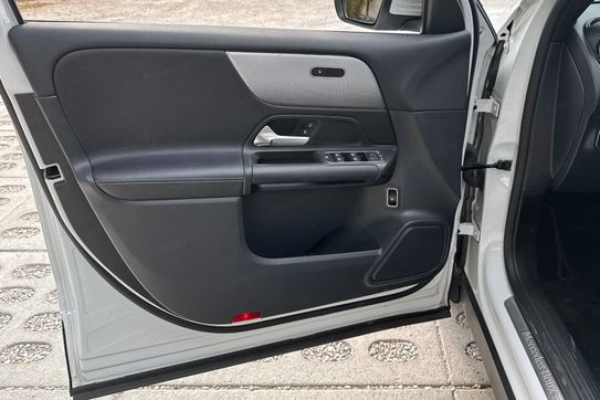 Mercedes GLB 200