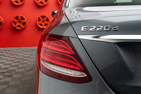 Mercedes Klasa E E 220 d 4-Matic Business Edition 9G-TRONIC