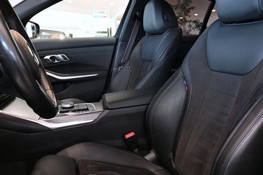 BMW Seria 3 330i xDrive M Sport