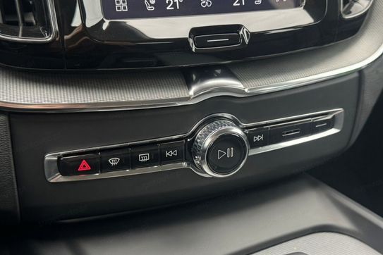 Volvo XC60 B5 B AWD Plus Dark aut