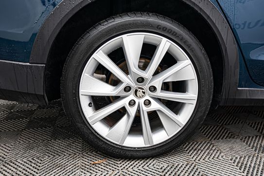 Skoda Octavia 2.0 TDI 4x4 Scout DSG