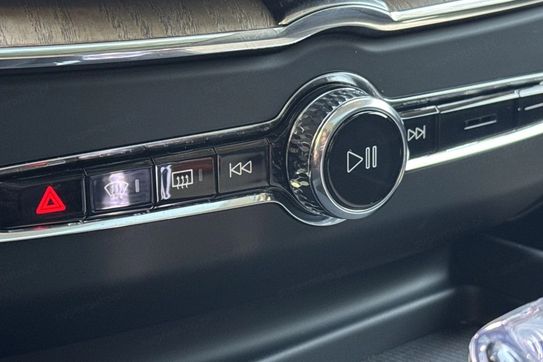Volvo XC60 T6 Plug-In Hybrid AWD Plus Bright
