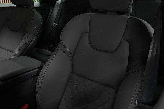 Volvo XC60 B5 AWD Plus Dark