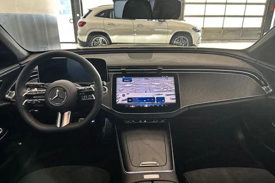 Mercedes E Klasa 220 d  4-Matic AMG