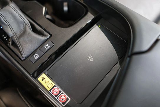 Lexus ES 300h F Sport Design