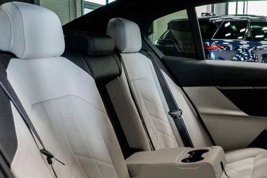 BMW Seria 5 530e xDrive M Sport