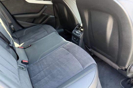 Audi A4 Avant 40 TFSI quattro S Line