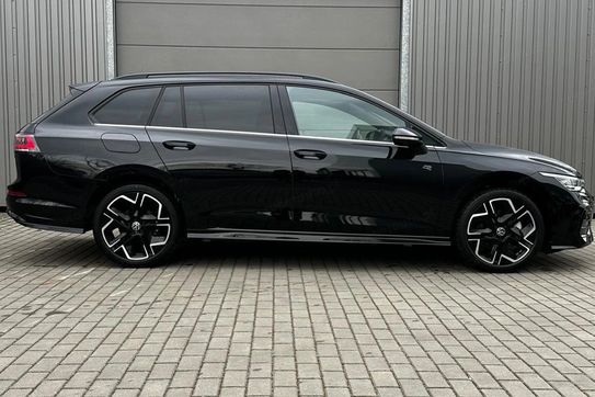 Volkswagen Golf 1.5 eTSI OPF R-Line DSG