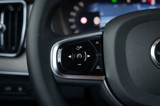 Volvo XC90 T8 AWD Plug-In Hybrid Ultra Dark