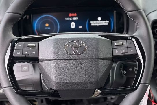 Toyota Proace City Verso Family MT6