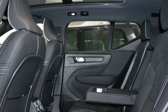 Volvo XC40 B4 Ultra Black Edition