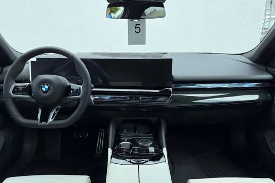 BMW Seria 5 520d xDrive M Sport