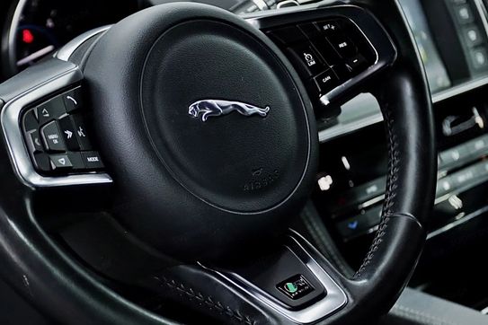 Jaguar F-Pace 2.0 i4D AWD R-Sport aut