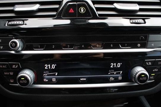 BMW Seria 5 Touring 520d xDrive Luxury Line
