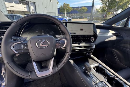 Lexus RX 450h+ Omotenashi 2.5 Hybrid Plug-in