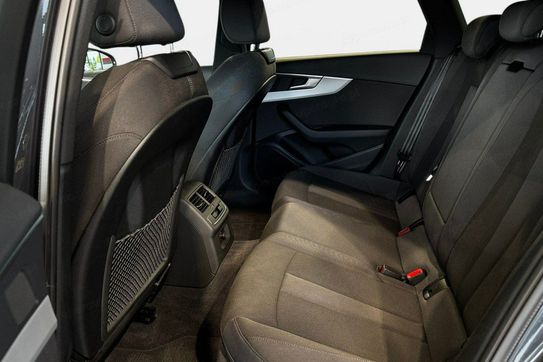 Audi A4 35 TFSI mHEV S tronic