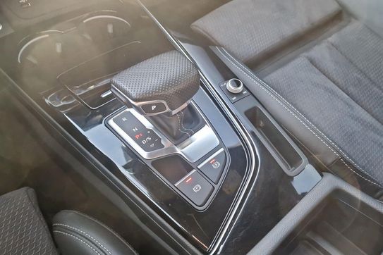 Audi A4 Avant 40 TFSI S Line