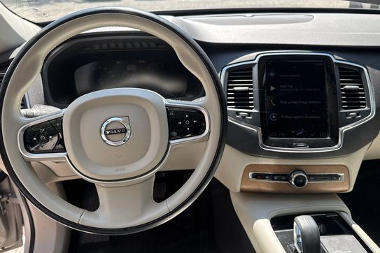 Volvo XC90 B5 D AWD Momentum Pro