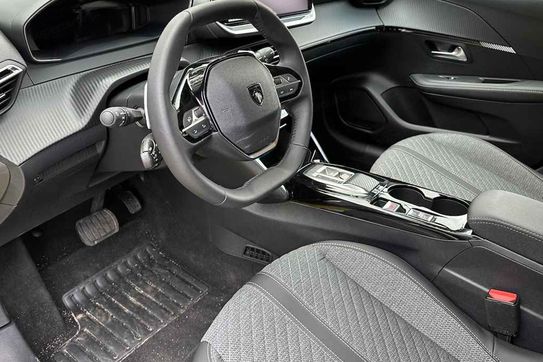 Peugeot 208 Allure e-DCS6  1.2 mHEV