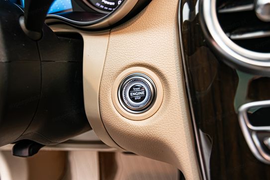 Mercedes Klasa C C 300 9G-TRONIC