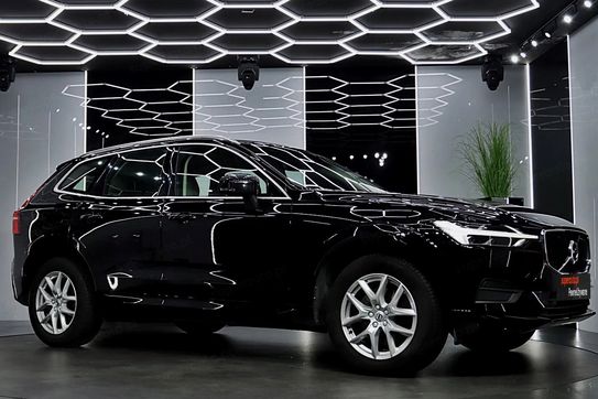 Volvo XC60 T5 Momentum Pro