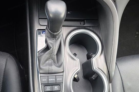 Toyota Camry 2.5 Hybrid Executive CVT