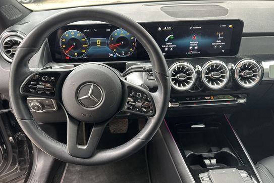 Mercedes GLB 200