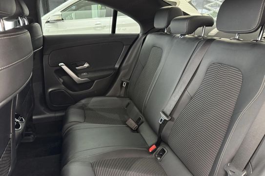 Mercedes CLA 200 Progressive 7G-DCT
