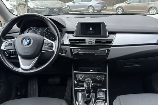 BMW Seria 2 216d aut